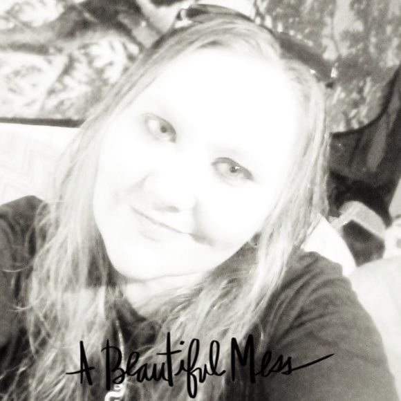 Meet your Posher, Cassandra - Picture 1 of 1